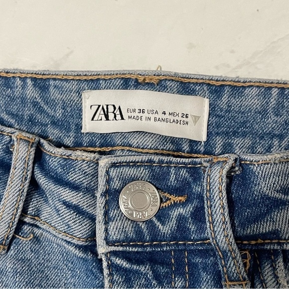 Zara Light Wash Denim Cut Off Short Shorts Size 4 - Picture 5 of 6